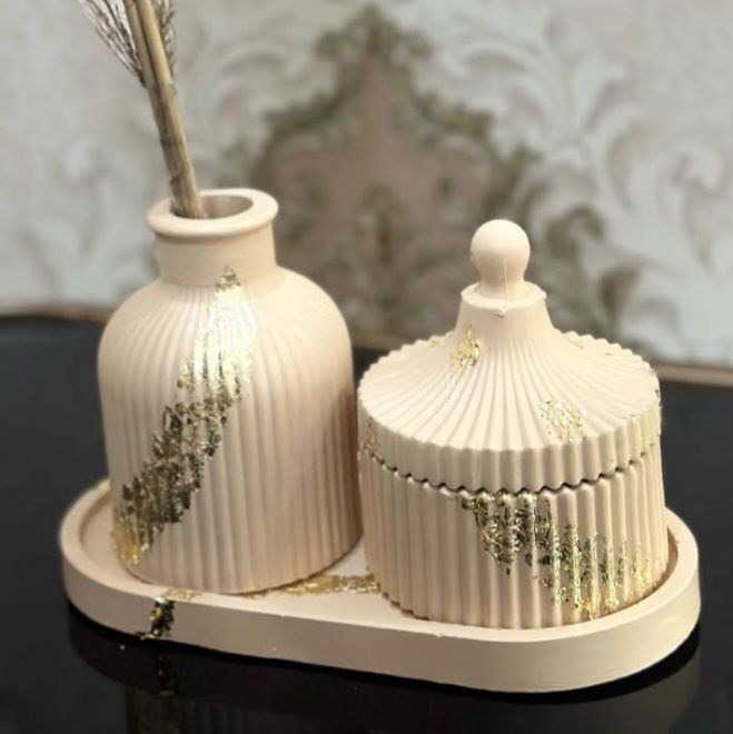 Vases & Vessels |